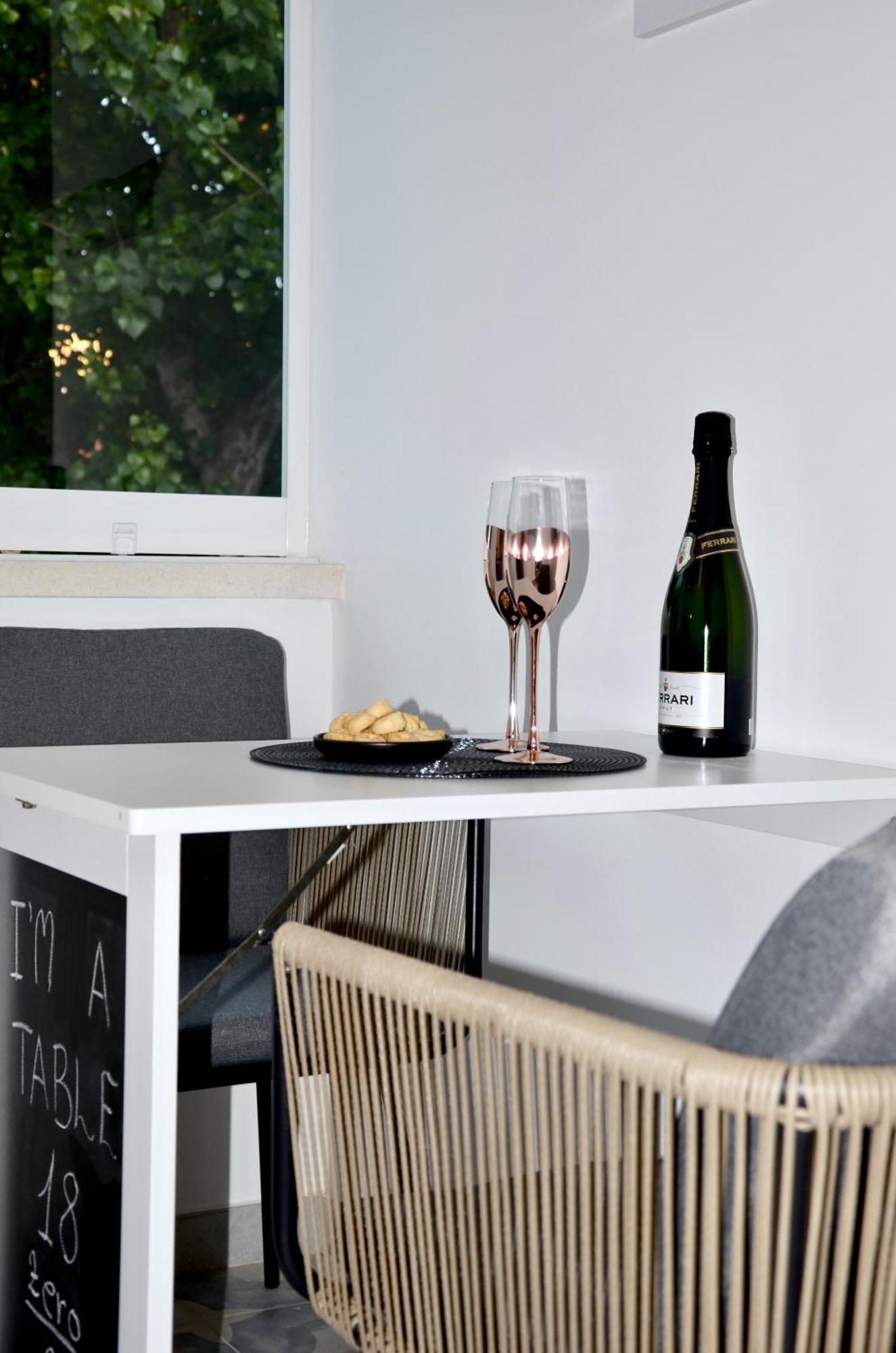 18Zero2 Luxury Rooms Bari Exteriér fotografie