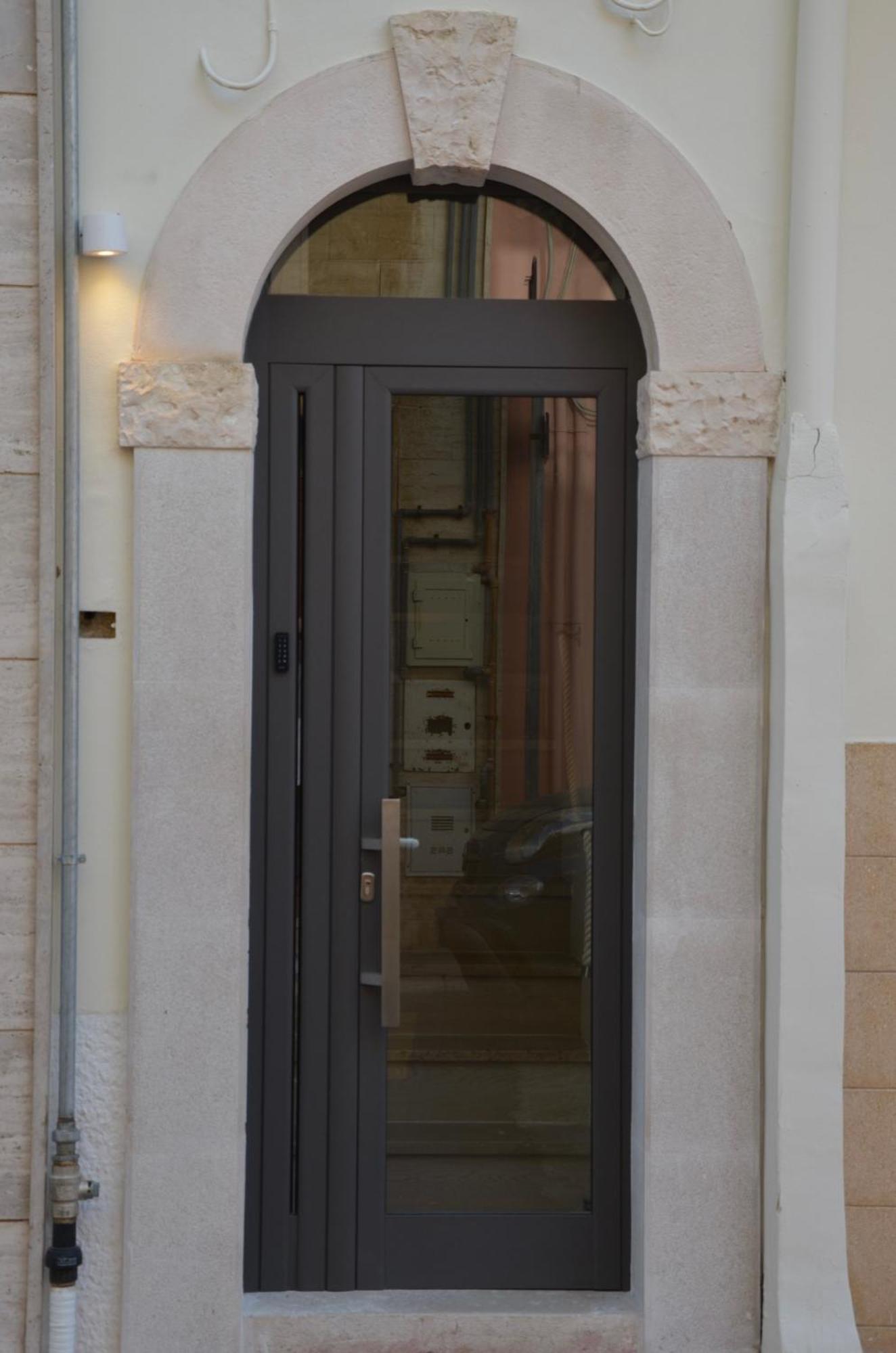 18Zero2 Luxury Rooms Bari Exteriér fotografie